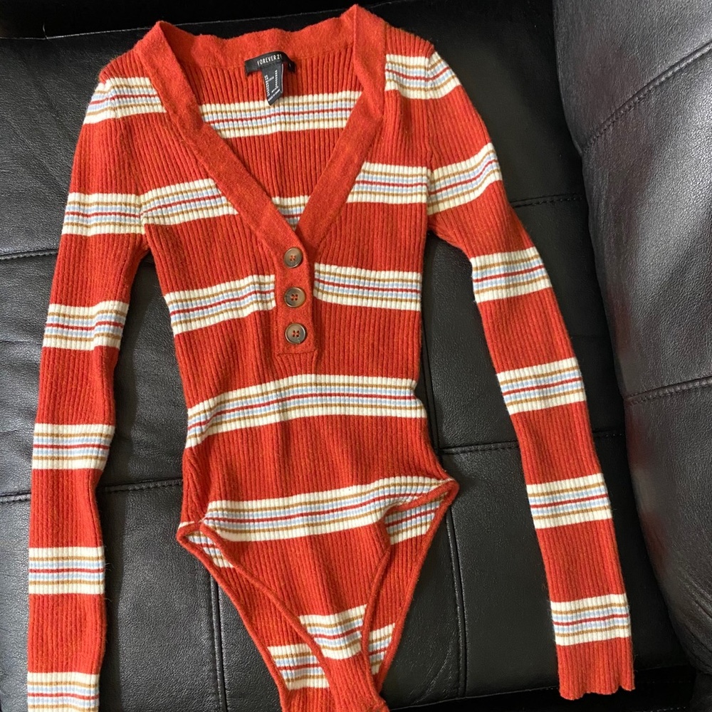 I am selling this Forever21 bodysuit.